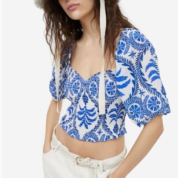 H&M blue patterned puff sleeve smocked sweetheart neckline top size medium - Picture 2 of 14